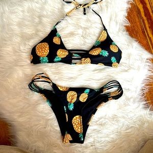 Cupshe size M pineapple bikini